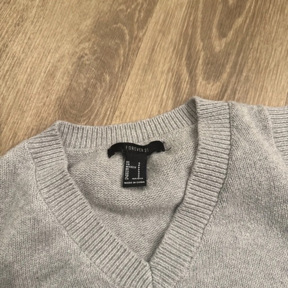 Forever 21 Gray Knit Sleeveless Top - Picture 2 of 3